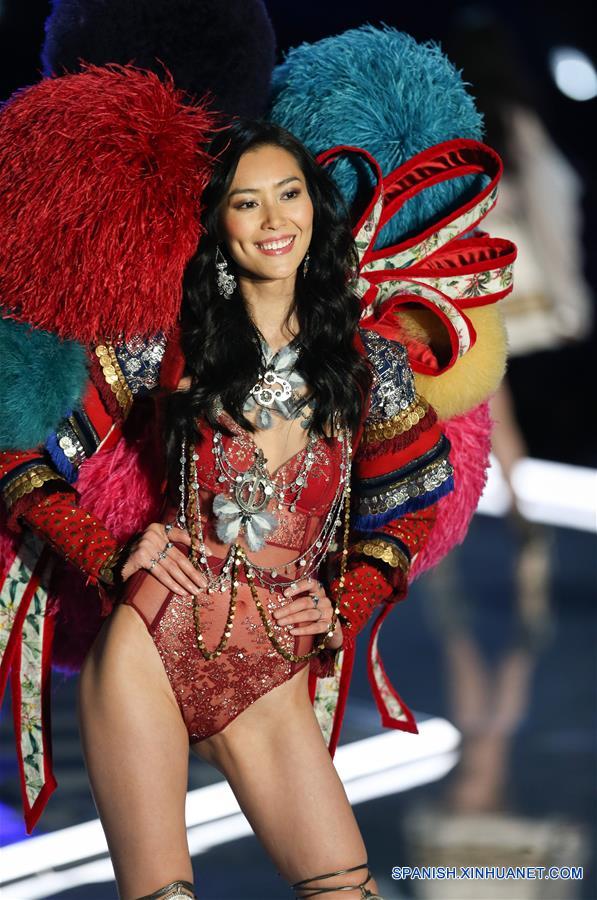 (11)CHINA-SHANGHAI-MODA-EVENTO