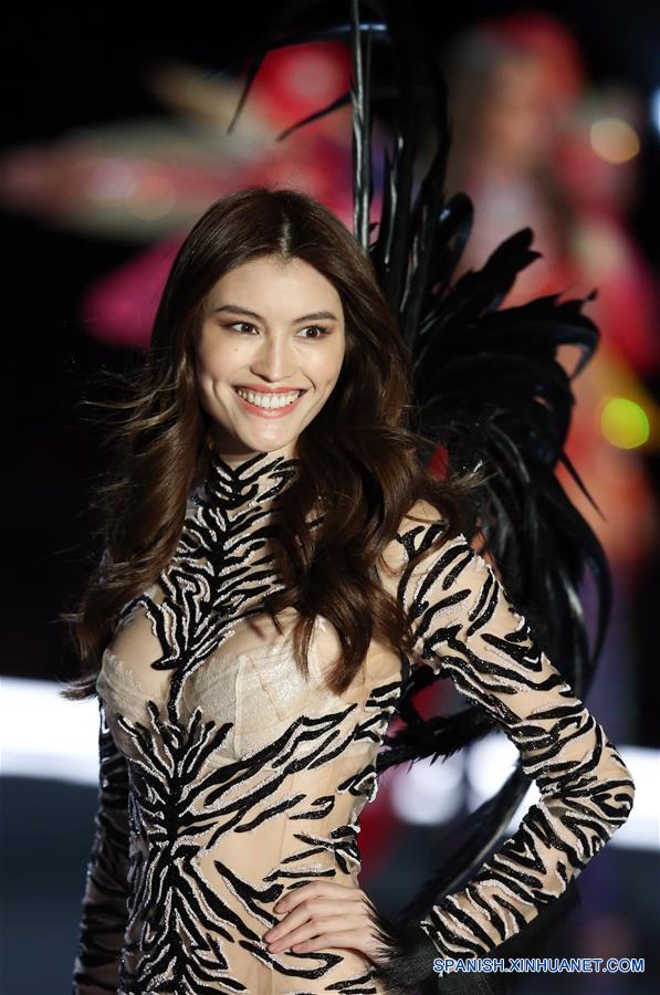 (15)CHINA-SHANGHAI-MODA-EVENTO