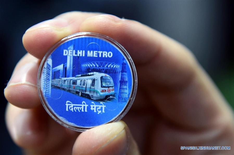 (1)INDIA-NUEVA DELHI-INDUSTRIA-TRANSPORTE