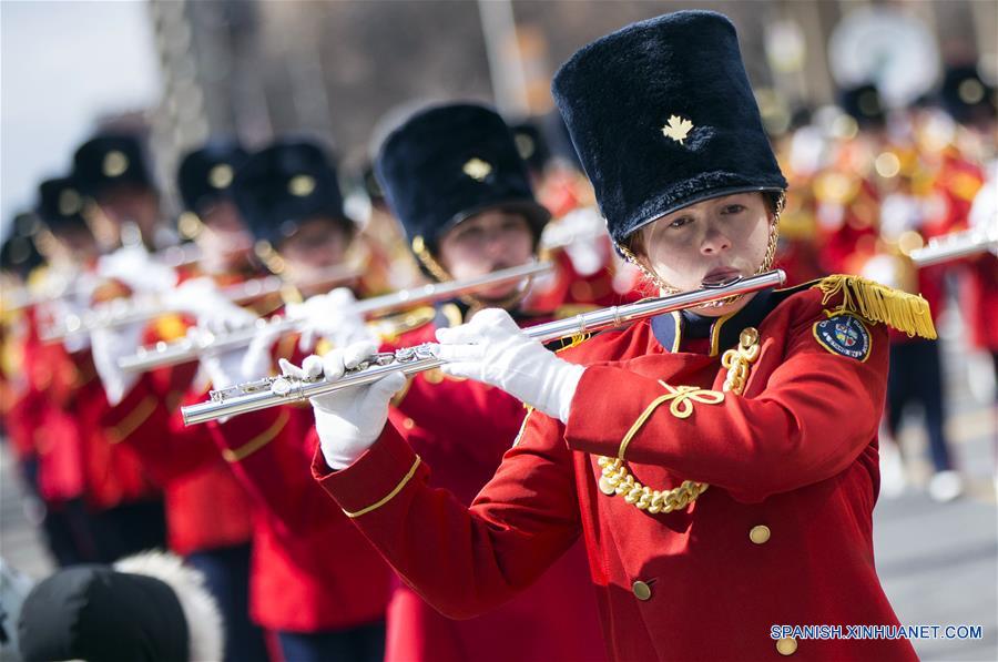 (2)CANADA-TORONTO-DESFILE