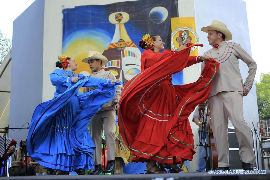 (2)HONDURAS-TEGUCIGALPA-MES DE LA HERENCIA AFRICANA-DANZAS FOLCLORICAS