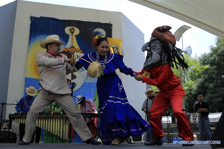 (5)HONDURAS-TEGUCIGALPA-MES DE LA HERENCIA AFRICANA-DANZAS FOLCLORICAS