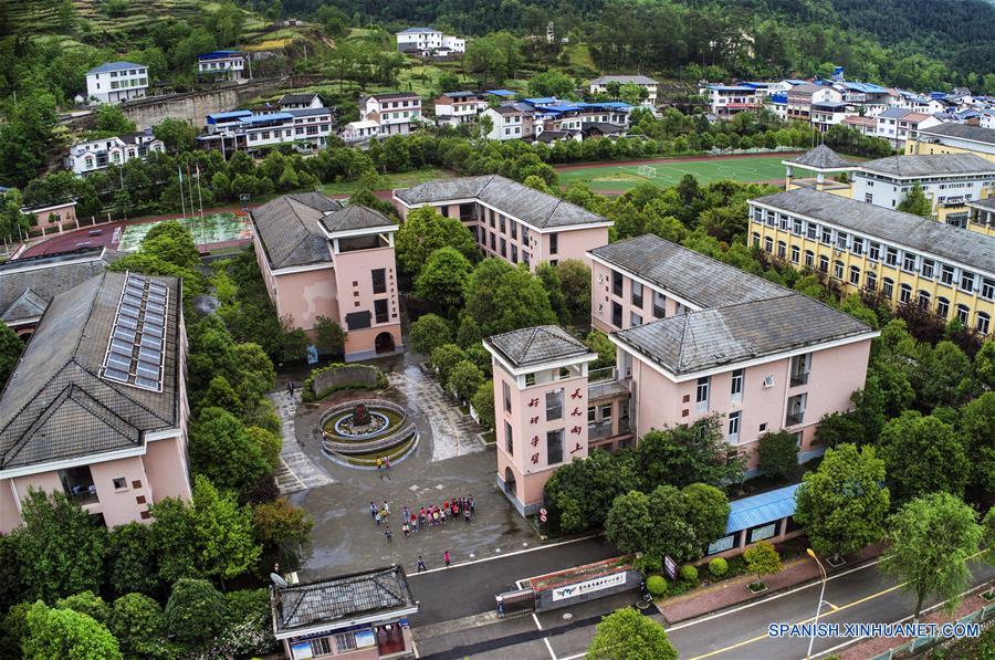 (5)CHINA-SICHUAN-TERREMOTO-ESCUELA-RECONSTRUCCION-SERIE