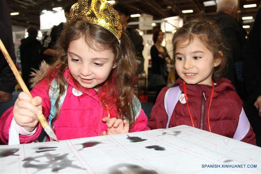 FRANCIA-PARIS-FERIA DEL LIBRO