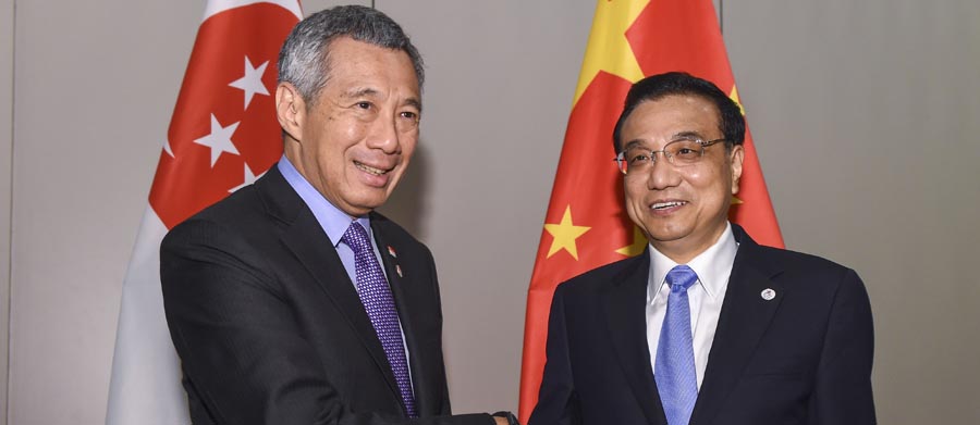 PM chino busca estrechar lazos con Singapur