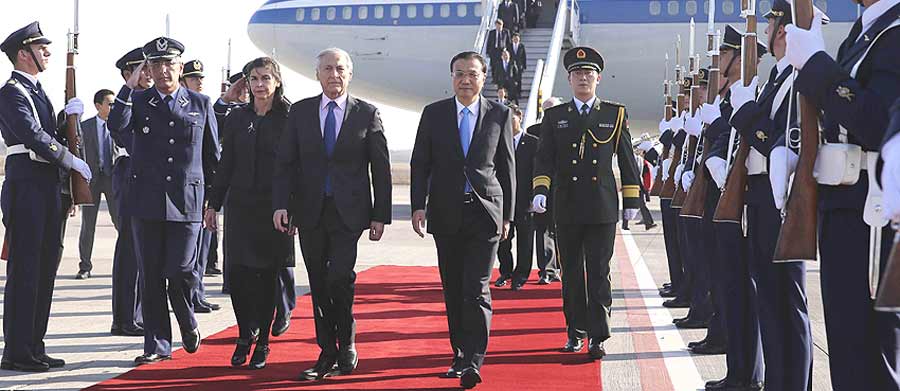 PM chino llega a Chile en visita oficial