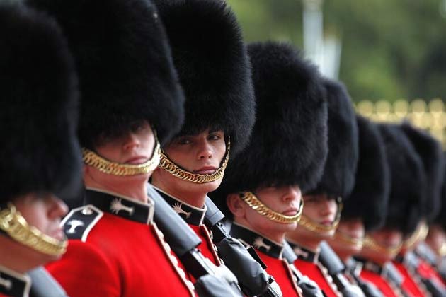 La ceremonia del cambio de guardia en el Palacio de Buckingham en Londres