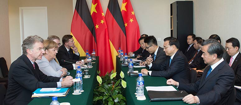 Premier chino pide a UE abandonar método del país sustituto según lo previsto
