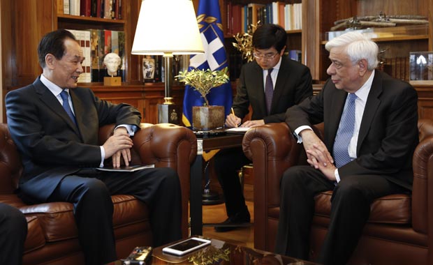 Presidente griego se reúne con presidente de Xinhua