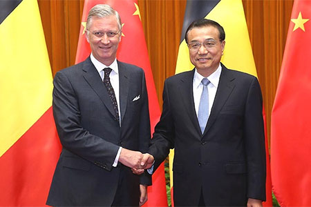 Primer ministro chino se reúne con rey de Bélgica