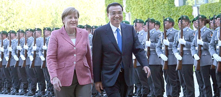 PM chino pide esfuerzos conjuntos con Alemania para fomentar liberalización comercial