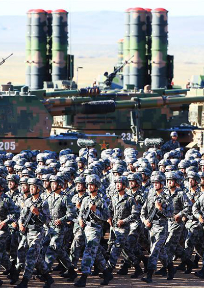 Tropas realizan preparativos para el desfile militar en la base de entrenamiento de Zhurihe