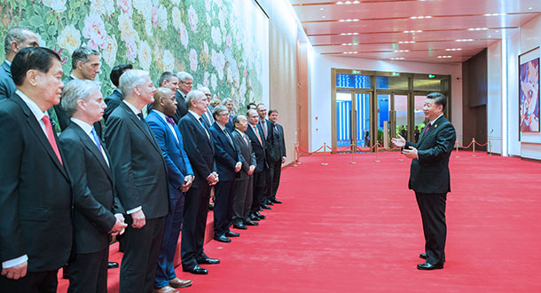 Xi se reúne con empresarios extranjeros que asisten a CIIE