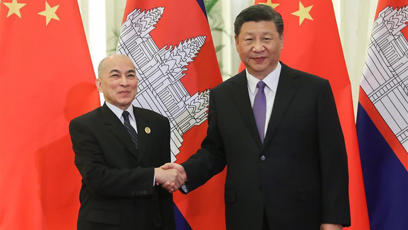 Xi se re&uacute;ne con rey de Camboya