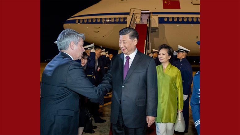 Presidente chino llega a Brasil para asistir a cumbre de BRICS