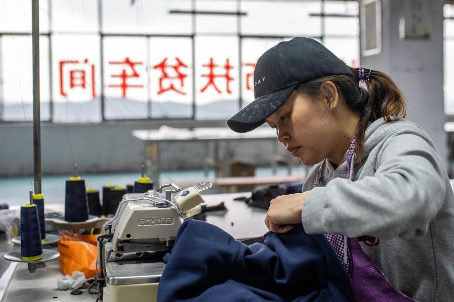 China impulsa apoyo laboral para eliminar pobreza extrema