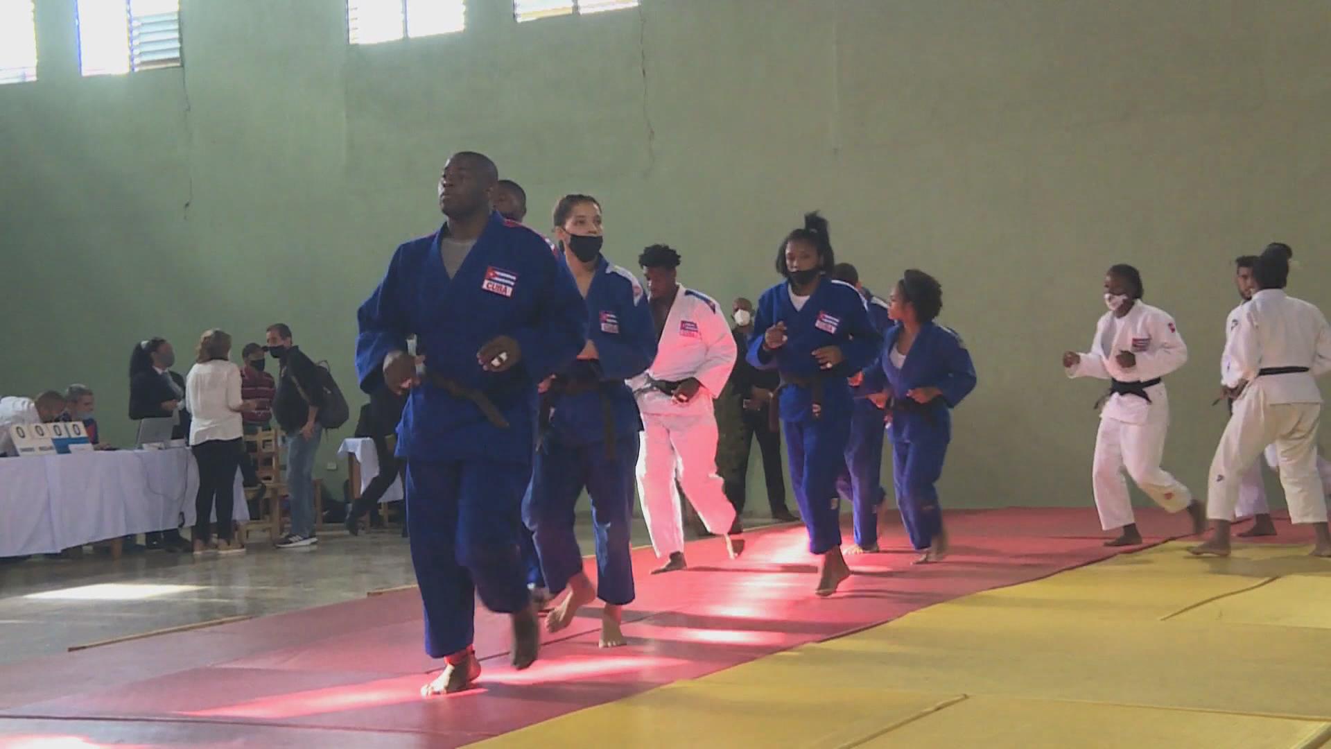 Equipo cubano de judo olímpico retoma su preparación