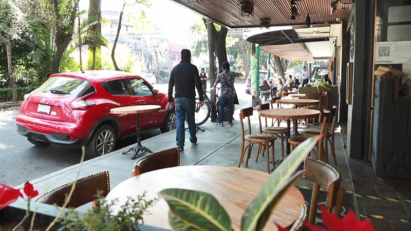 Abren restaurantes en la Ciudad de México para reactivar su economía