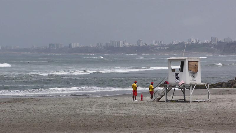 Alcaldes peruanos solicitan cerrar playas hasta después de Semana Santa
