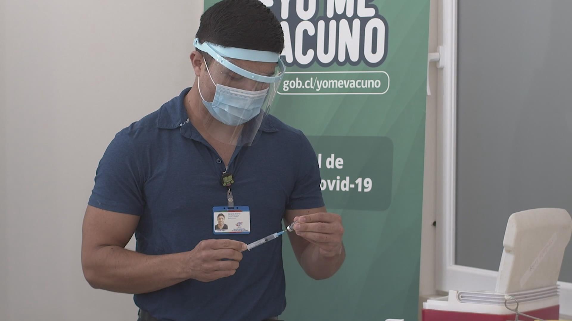 Éxito de vacunación masiva contra COVID-19 en Chile es gracias a su política de Estado, afirma gobierno
