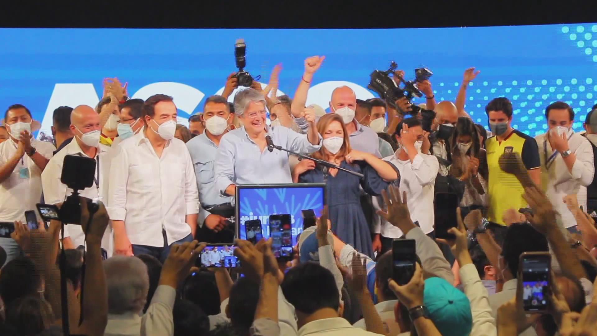 Lasso se declara vencedor de elección presidencial en Ecuador