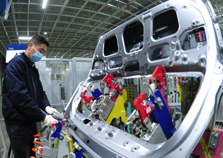Sube 24,5 % producción industrial de China en primer trimestre