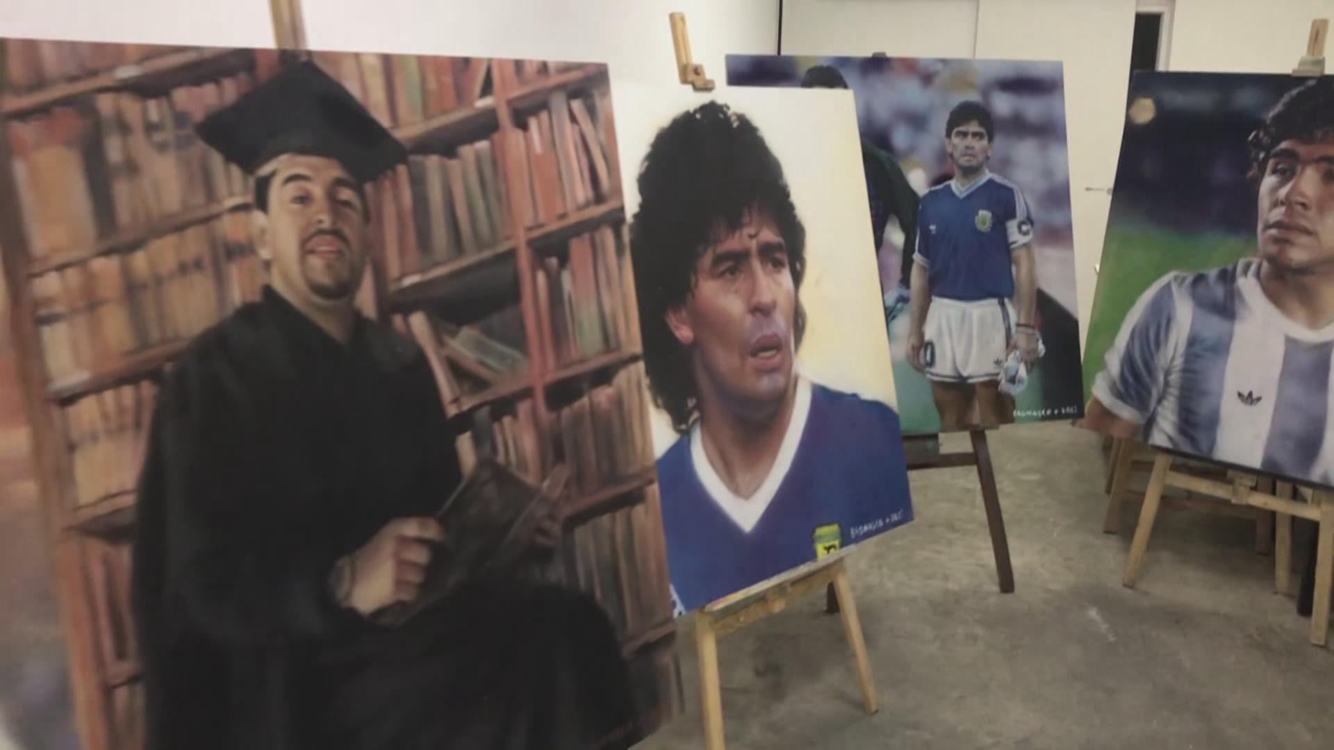 Se subastan 19 murales de Diego Maradona hechos por muralista argentino