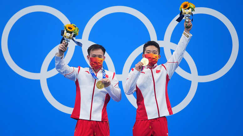 Tokio 2020: China se adjudica título de trampolín sincronizado masculino de tres metros