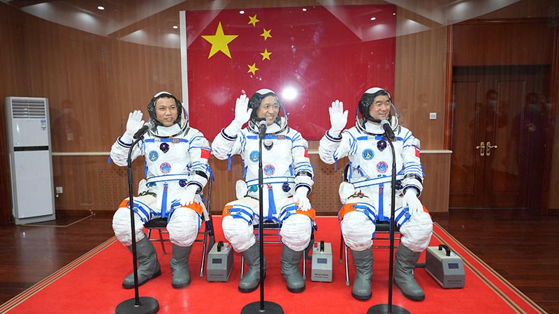 Realizan ceremonia de despedida para astronautas chinos de misión Shenzhou-12