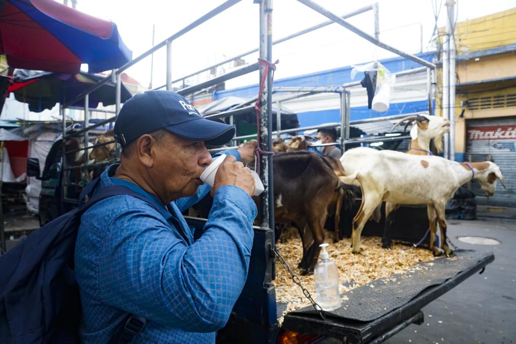 Negocio de leche de cabra en Centro Histórico en departamento de San Salvador, El Salvador