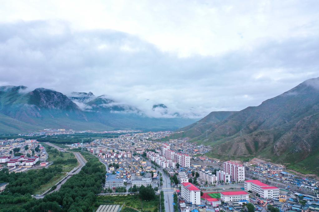 Se celebra el 70 aniversario de la fundación de la prefectura autónoma tibetana de Yushu