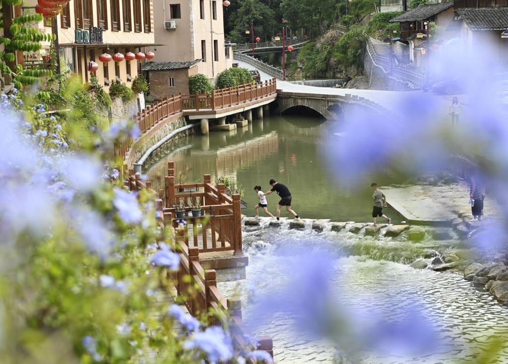 Fujian: Distrito de Nanjing desarrolla industria de turismo rural apoyándose en Tulou