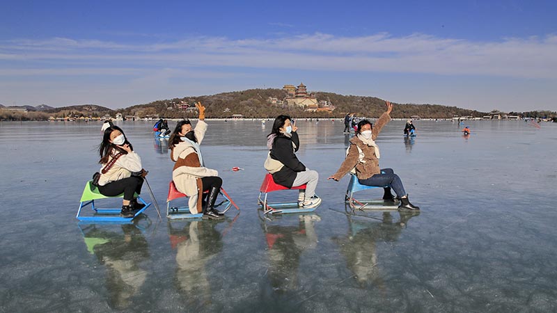 Personas disfrutan de vacaciones de A&ntilde;o Nuevo en China
