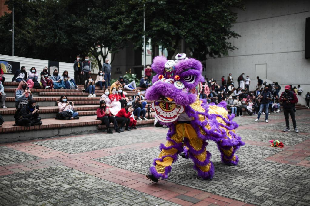 ESPECIAL: Celebran Año Nuevo Lunar chino en Colombia con danzas del león y del dragón