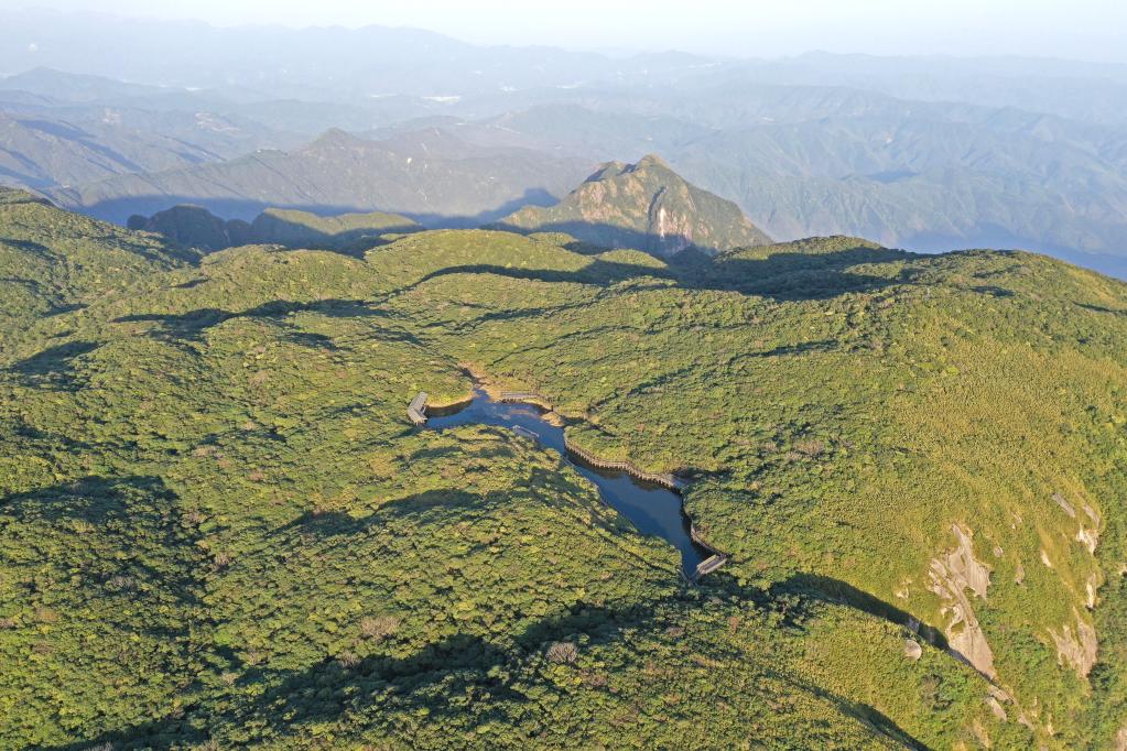 Guangxi: Paisaje de la montaña Mao'er en Guilin