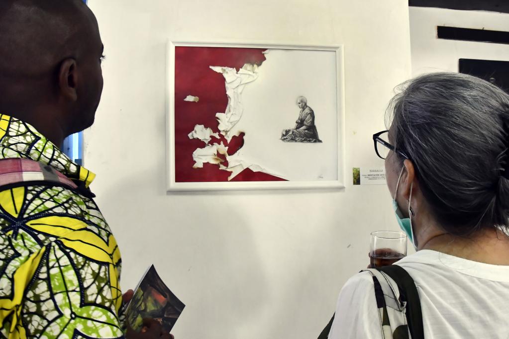 ESPECIAL: Pintor cubano inaugura exposición en homenaje a herencia cultural china