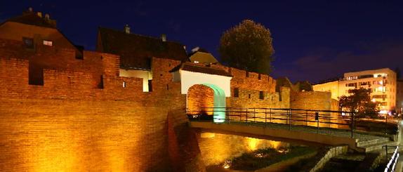 Vista nocturna del Centro Histórico de Varsovia