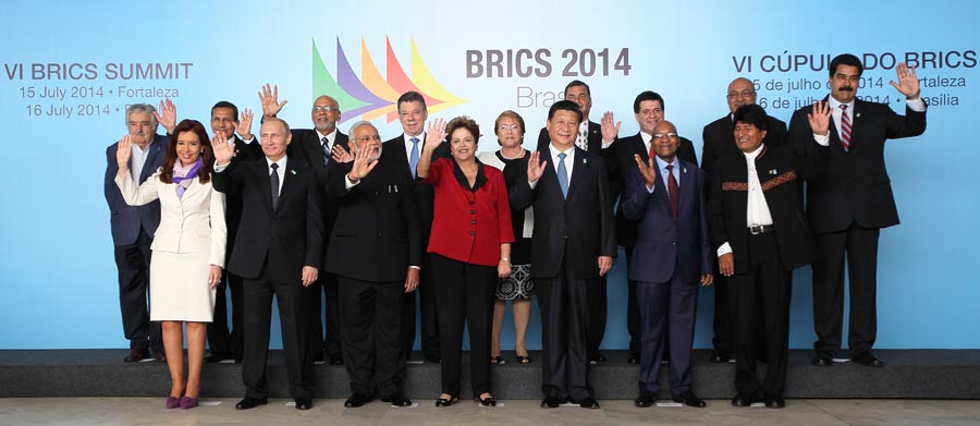 Líderes del BRICS y Unasur celebran reunión inédita en Brasilia