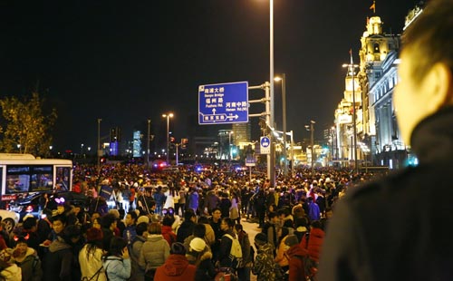 Suben a 36 los muertos en estampida en celebración de Año Nuevo en Shanghai