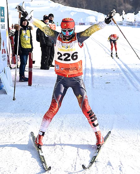 Esquí: Li de China gana 50 km de esquí de fondo femenil en torneo de Changchun