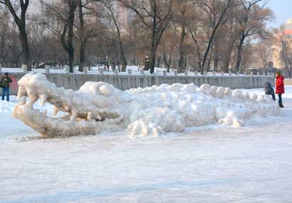 Jilin: Escultura de nieve en forma de cocodrilo