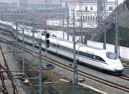 Iniciativas de "cinturón y ruta" de presidente chino priorizan infraestructura
