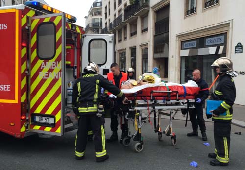Al menos 11 muertos en ataque contra sede de publicación satírica Charlie Hebdo en París