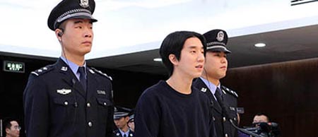 Hijo de Jackie Chan sentenciado a seis meses de prisión por drogas