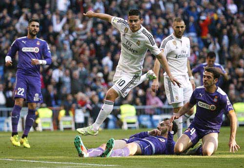 Fútbol: El Real Madrid golea 3-0 al Español