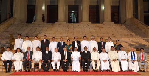 Nuevo gabinete de Sri Lanka presta juramento