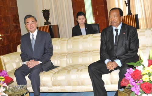 Ministro de Exteriores chino se compromete a profundizar cooperación con Camerún