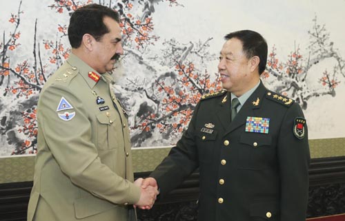 China promete apoyo antiterrorista a Pakistán