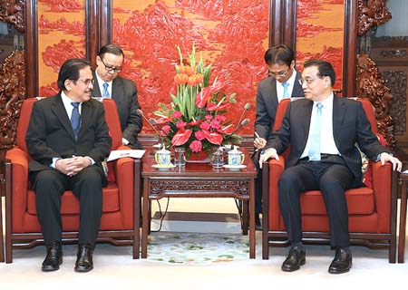 China e Indonesia se comprometen a reforzar cooperación económica