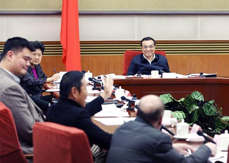 PM chino escucha opiniones sobre informe de labor del gobierno